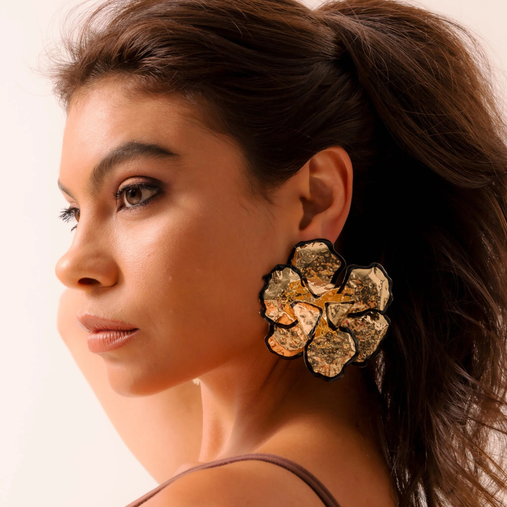 Brinco Super Maxi Flor Abstrata Ouro 18K